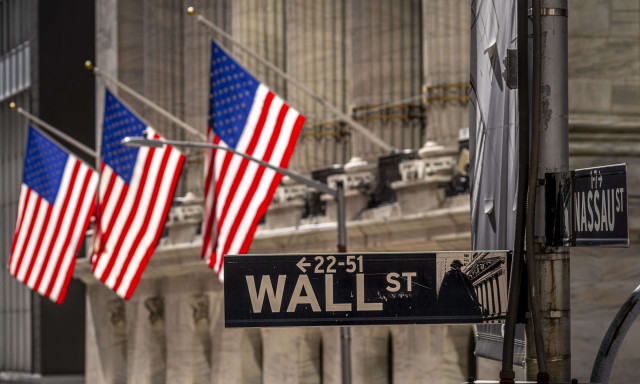 Фондовият пазар ще продължи да пада, докато щатите се подготвят за рецесия.