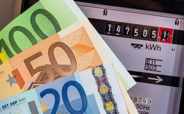 EUR/USD: $3,300 पर गैस और बाल्कन में वृद्धि का एक नया दौर