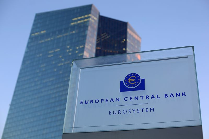 EUR/USD: фальстарт евро и камбэк доллара