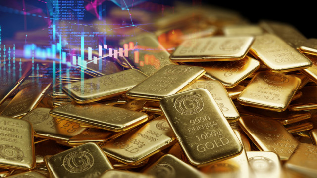 Gold under pressure from Powell