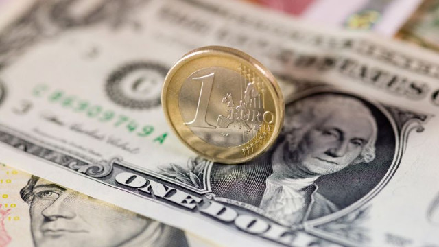 EUR/USD. The euro is losing the match so far, as investors are using the dollar to solve their short-term problems, but it is not clear which side the...
