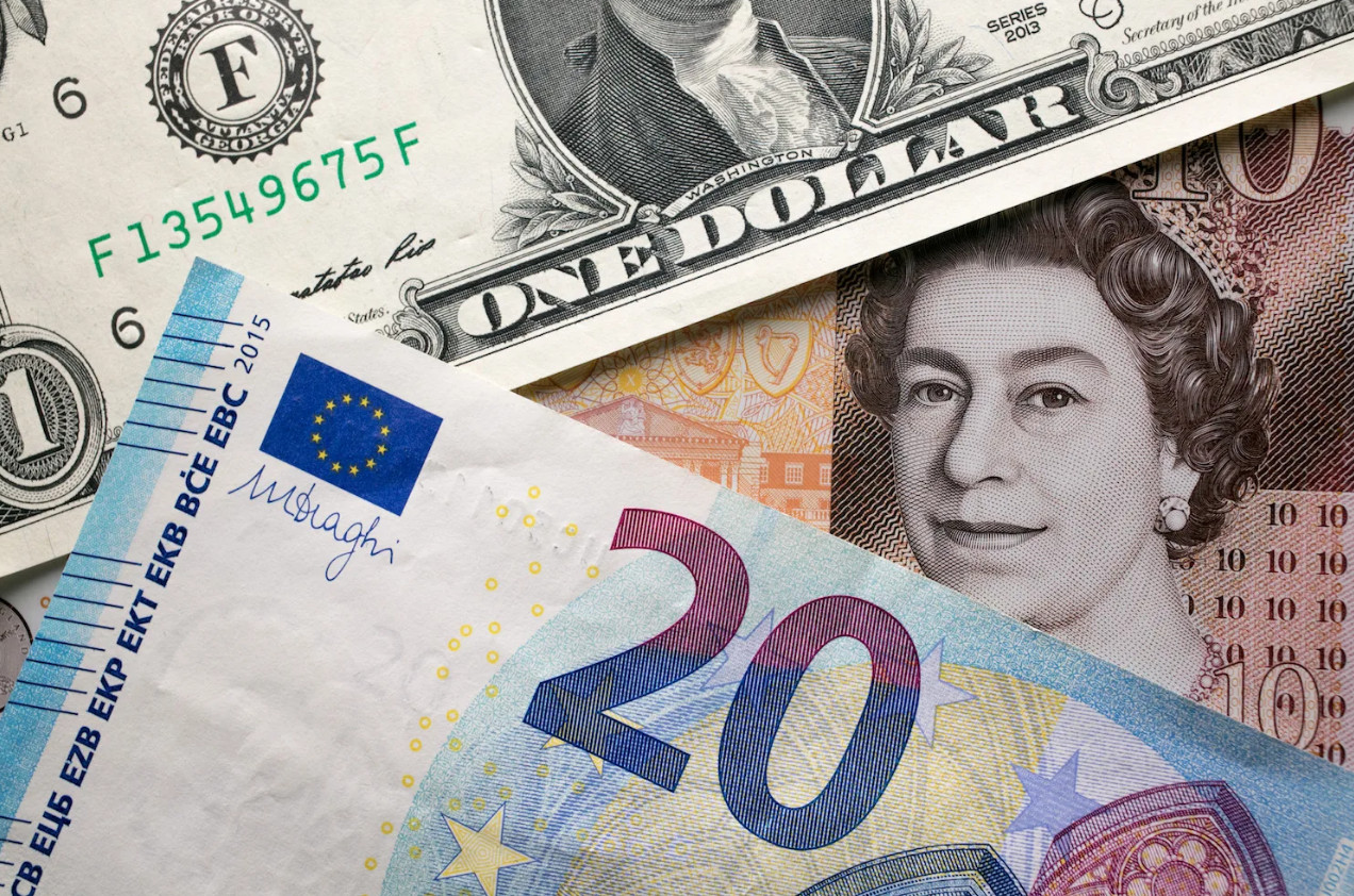 Dolar runtuh. Masihkah layak membeli euro dan pound?