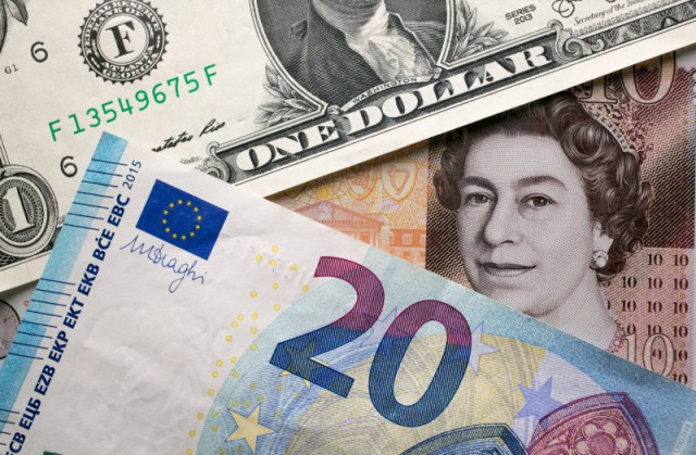 हालांकि यूरो और पाउंड टूट रहे हैं, फिर भी उनके लिए आराम करना जल्दबाजी होगी, क्योंकि डॉलर अभी भी सबसे अधिक जीवित है।