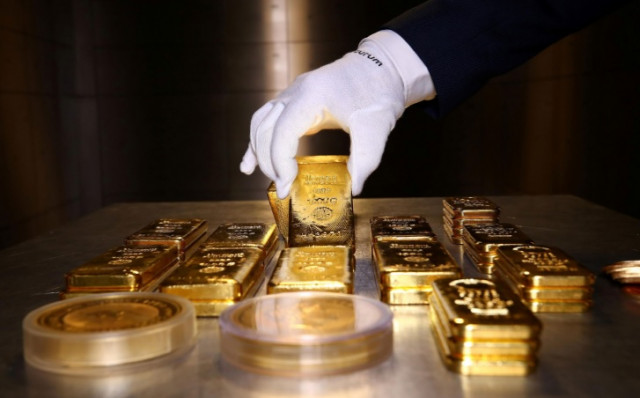 विश्व के केंद्रीय बैंकों ने बढ़ाया सोने का भंडार