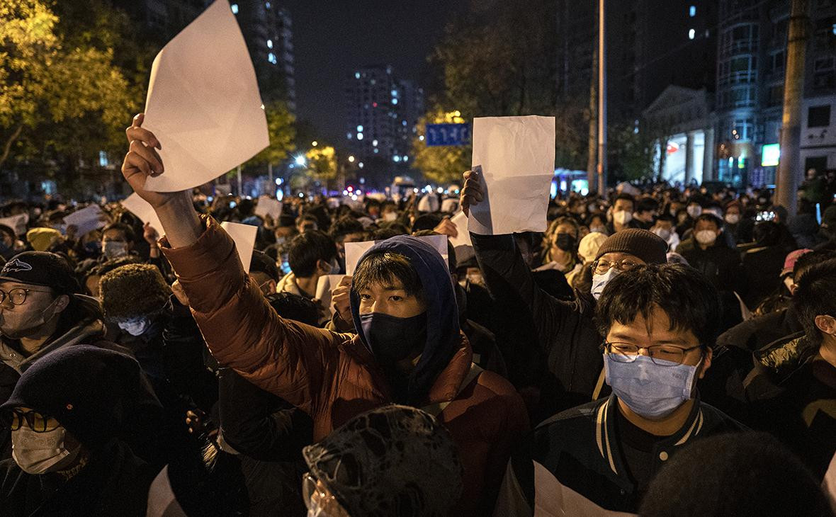 В Китае гуляют протесты, а на рынке нефти гуляет негатив