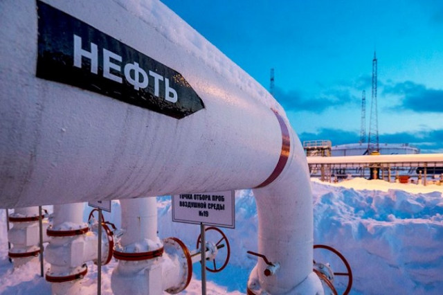 Поки ЄС обговорювали полоток цін на нафту, Urals впала нижче 60$