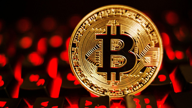 Bitcoin froze on the eve of a new collapse