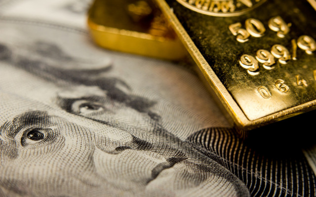 Los precios del oro suben ligeramente mientras las rentabilidades del tesoro de EE. UU. disminuyen 