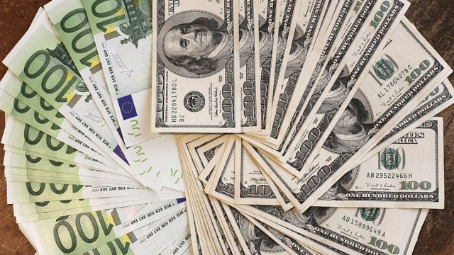 美元欢欢喜喜，欧元黯然失色。EUR/USD汇率如同弹丸之地上的蛛丝马迹，十分脆弱。