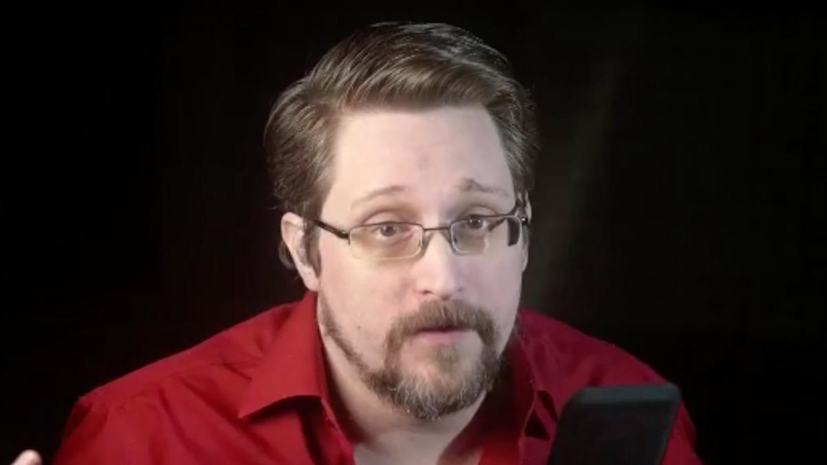 ‘Clock is Ticking‘ on Bitcoin Privacy: Edward Snowden