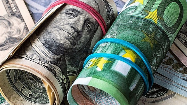 Доллар устойчивость сохраняет, а евро ему на пятки наступает