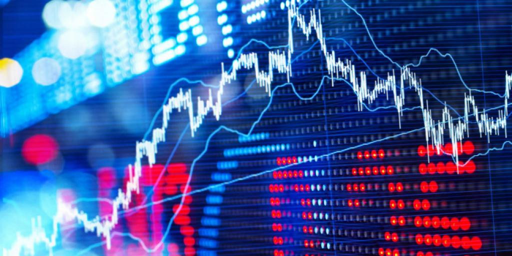  La coppia EUR/USD si stabilizza, mentre le previsioni per lo S&amp;P 500 peggiorano. Come trovare un equilibrio?