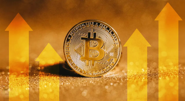 Bitcoin против доллара: почему криптовалюта готова к глобальному перехвату власти