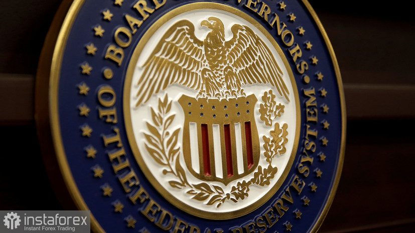 Доллар вырос на фоне отсутствия статистики по рынку труда США
