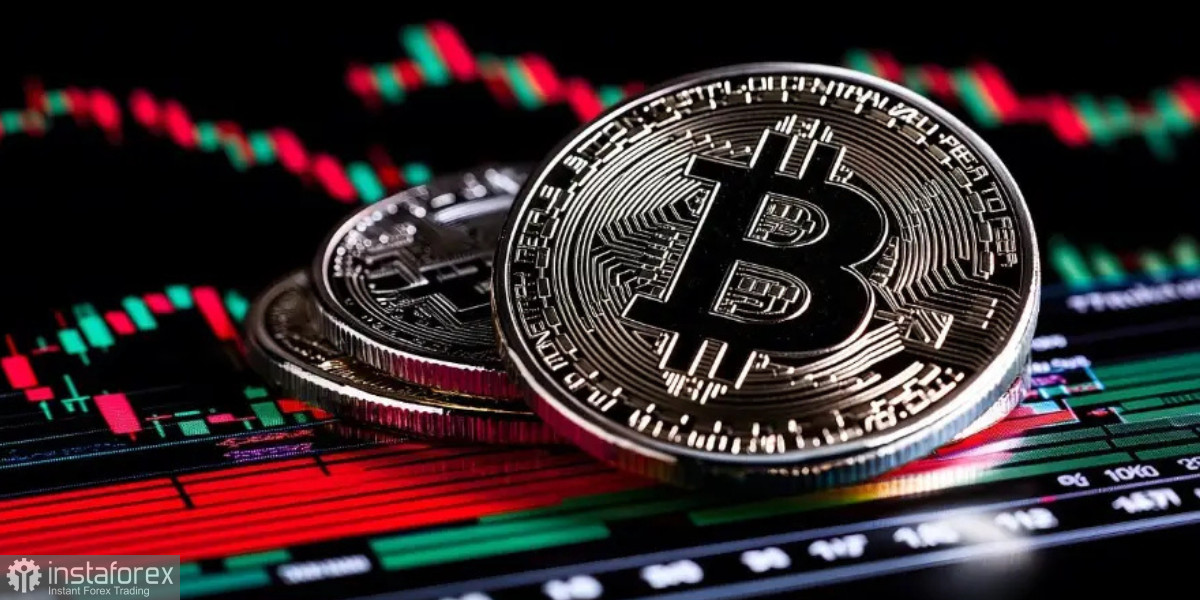 Биткоин консолидируется после новых максимумов: институциональные притоки и риски для рынка