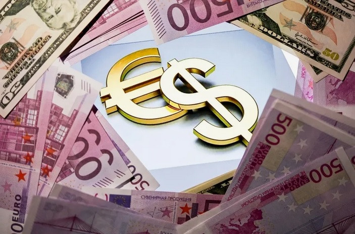 .EUR/USD. Анализ цен. Прогноз. EUR/USD практически не меняется в преддверии публикации протоколов FOMC.