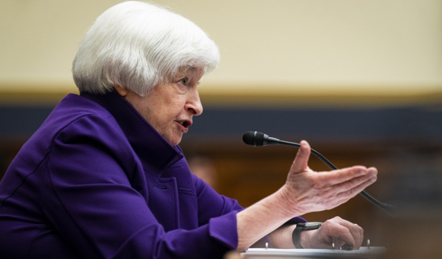 Американский доллар продолжат сильный рост