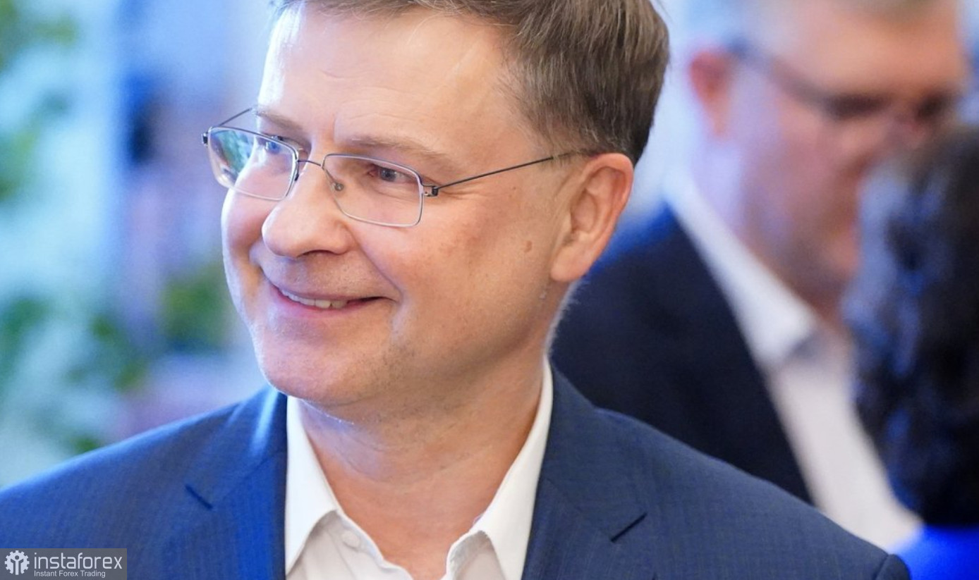 Золото около $4 700, нефть дорожает, еврозона на спаде, Apple готовит складной iPhone