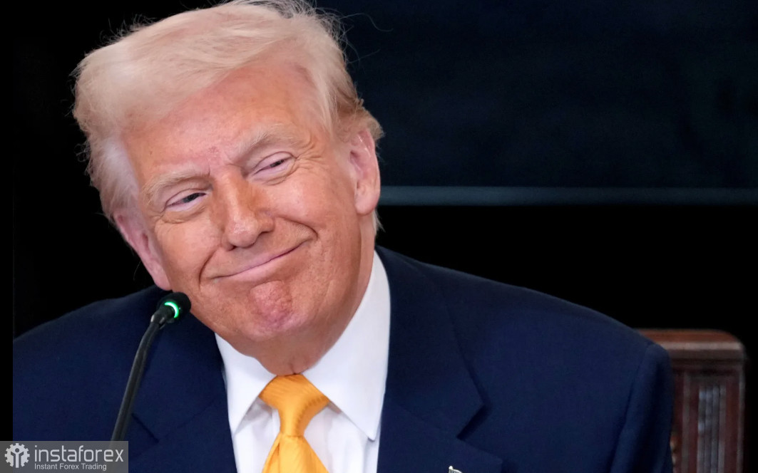 Трамп раздаст всем по 5000 долларов